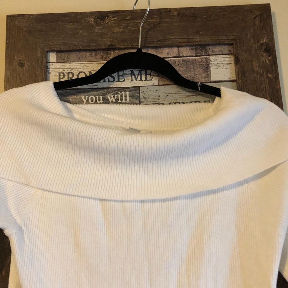 Sweater - Picture 2 of 4